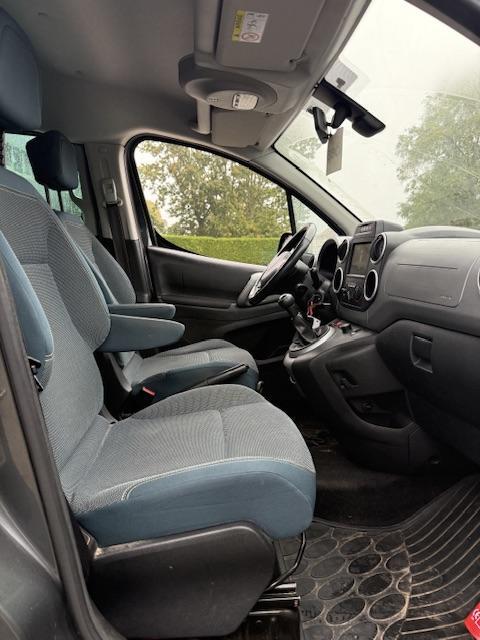 Vehicle Image 20