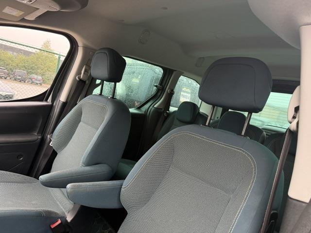 Vehicle Image 33