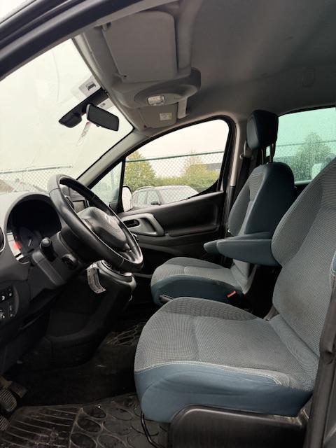 Vehicle Image 34