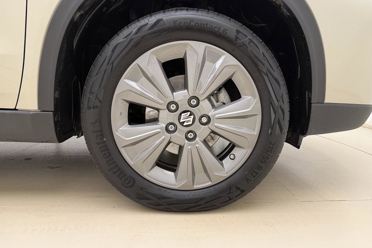 Vehicle Image 13