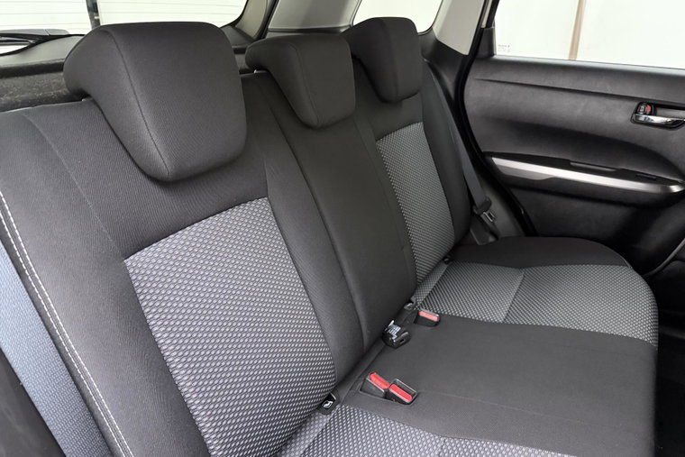 Vehicle Image 16