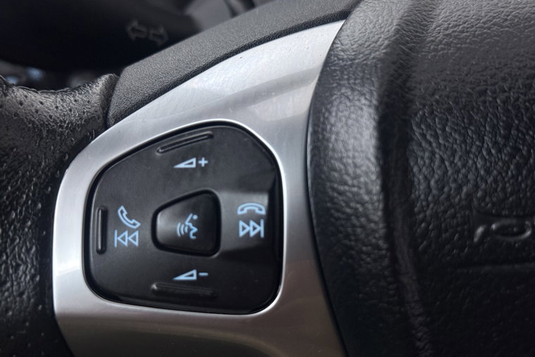 Vehicle Image 16