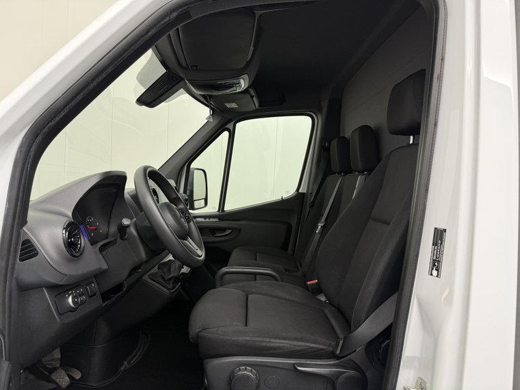 Vehicle Image 27
