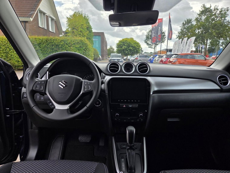 Vehicle Image 12