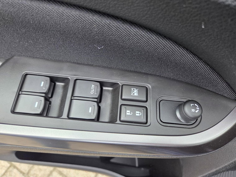 Vehicle Image 24