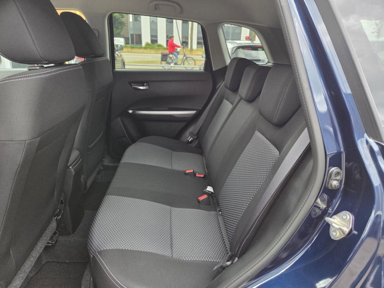 Vehicle Image 11