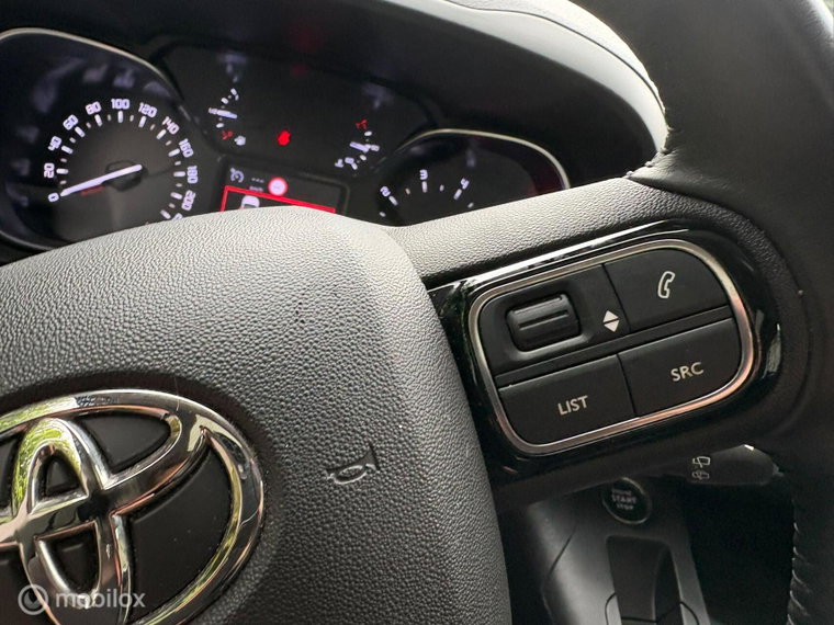 Vehicle Image 22