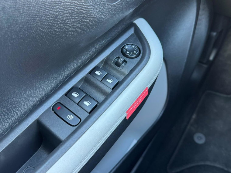 Vehicle Image 29