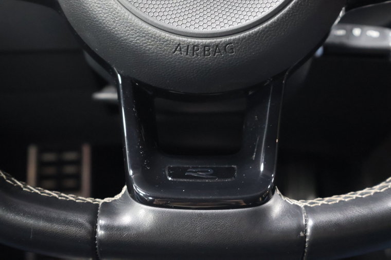 Vehicle Image 28