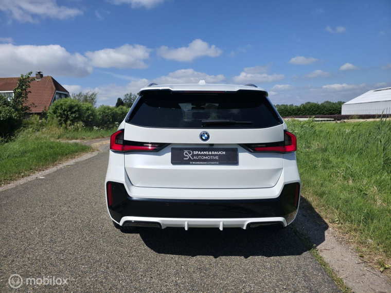 Vehicle Image 42