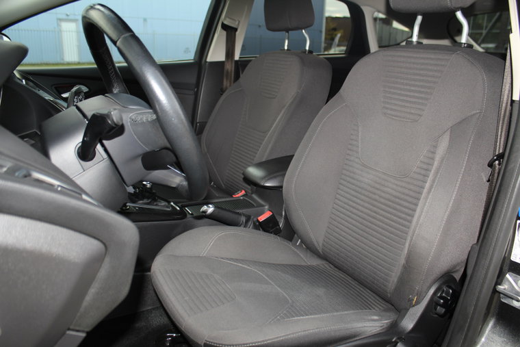 Vehicle Image 35