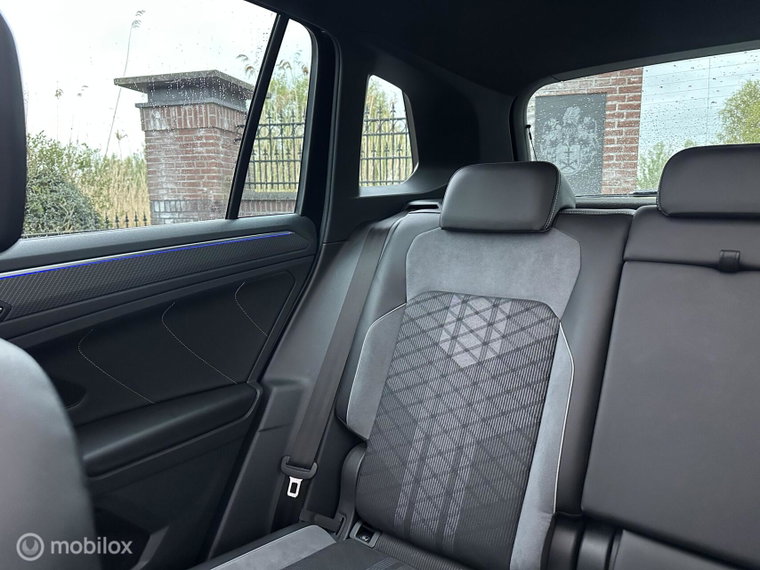 Vehicle Image 38