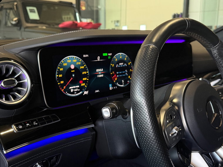 Vehicle Image 25