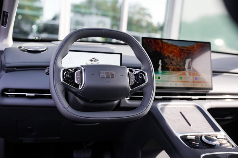 Vehicle Image 10
