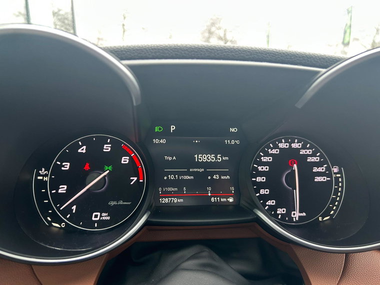 Vehicle Image 13