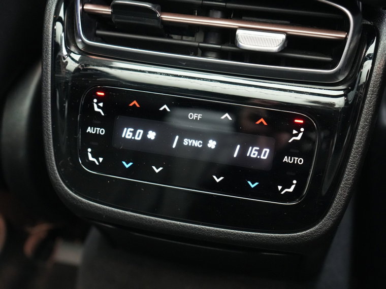 Vehicle Image 33