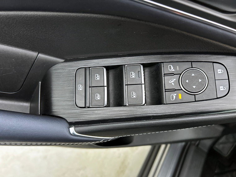 Vehicle Image 38