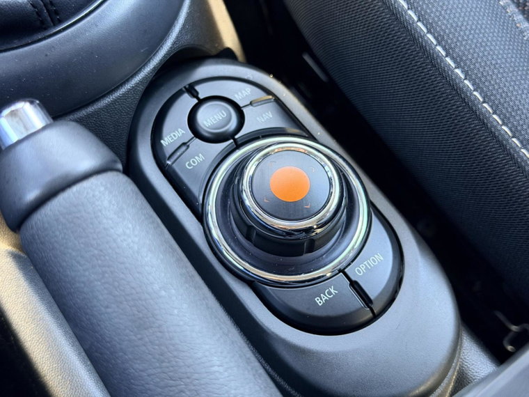 Vehicle Image 33