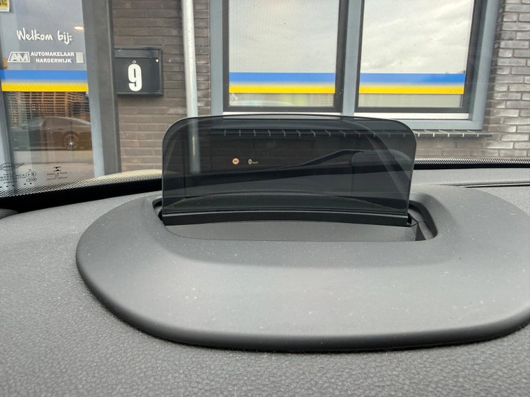 Vehicle Image 35