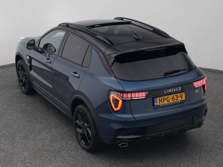 Vehicle Image 25