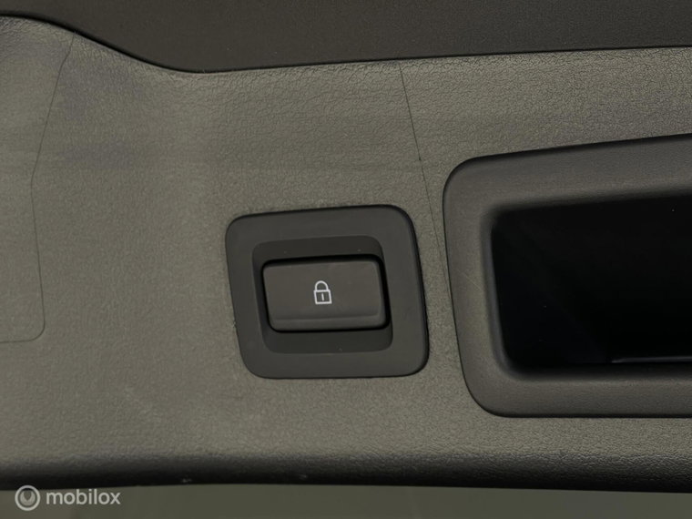 Vehicle Image 34