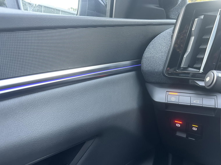 Vehicle Image 24