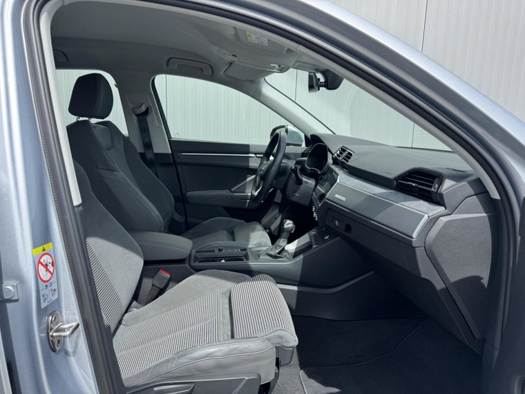 Vehicle Image 38
