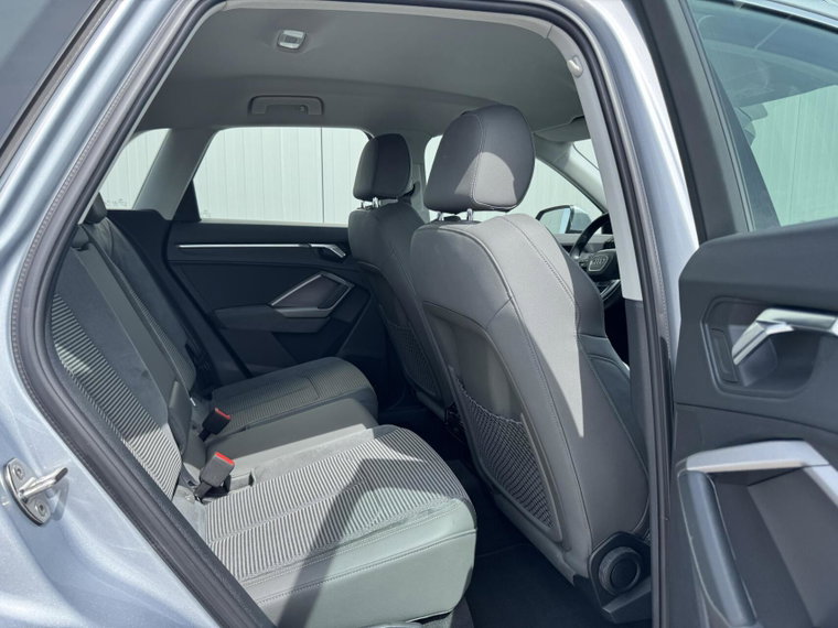 Vehicle Image 39