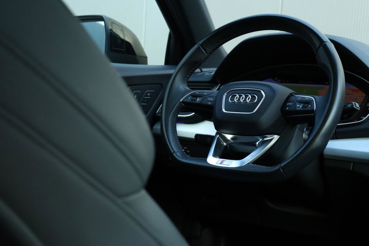 Vehicle Image 36