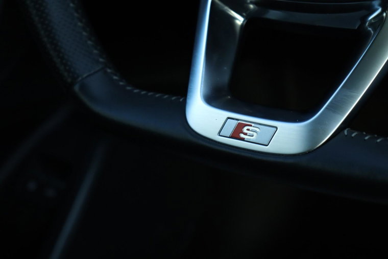 Vehicle Image 37