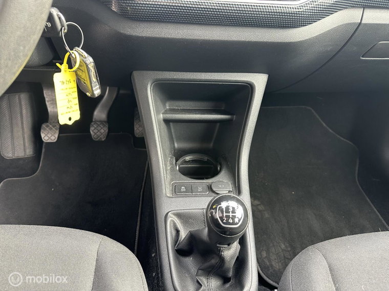Vehicle Image 11