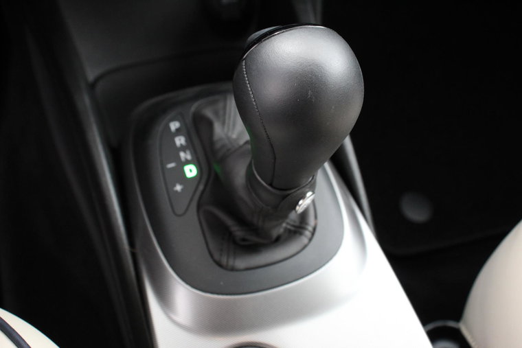 Vehicle Image 16