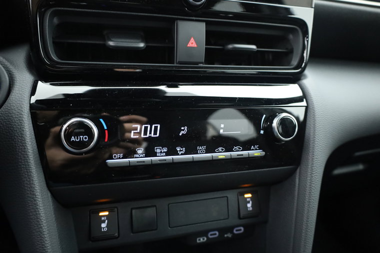 Vehicle Image 25