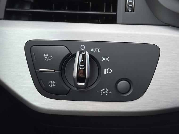 Vehicle Image 35