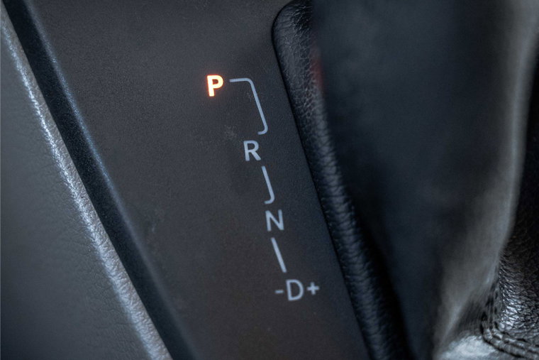 Vehicle Image 25