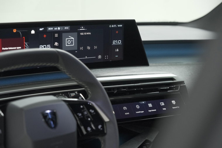 Vehicle Image 36