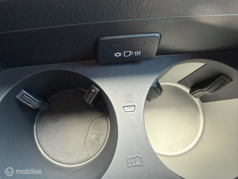 Vehicle Image 28