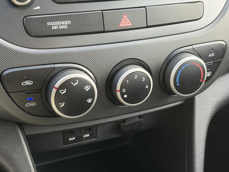Vehicle Image 17