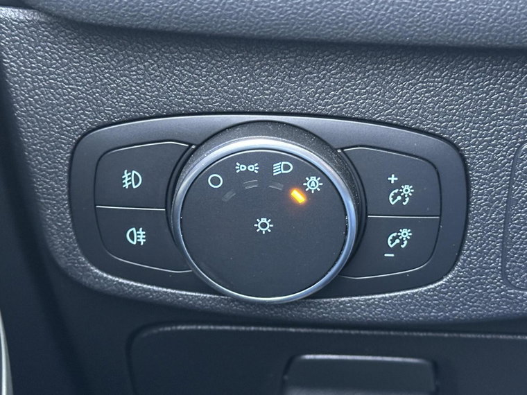 Vehicle Image 33