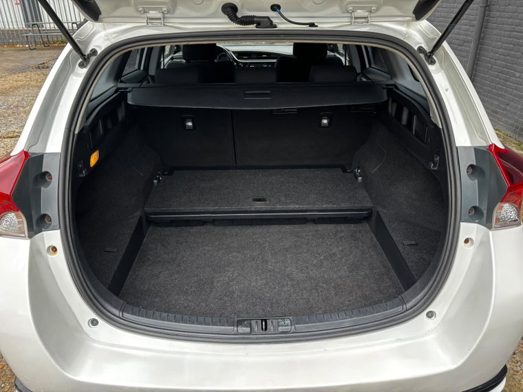 Vehicle Image 16