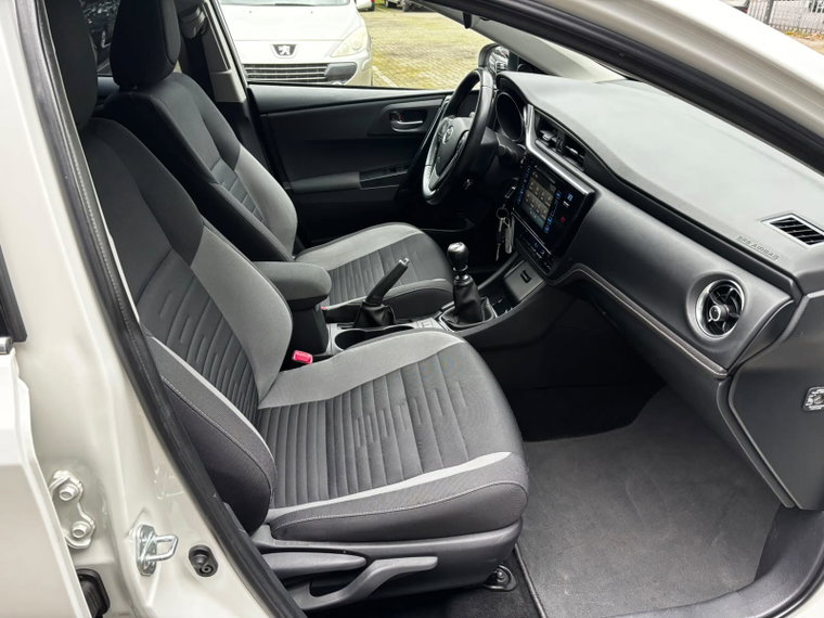 Vehicle Image 18