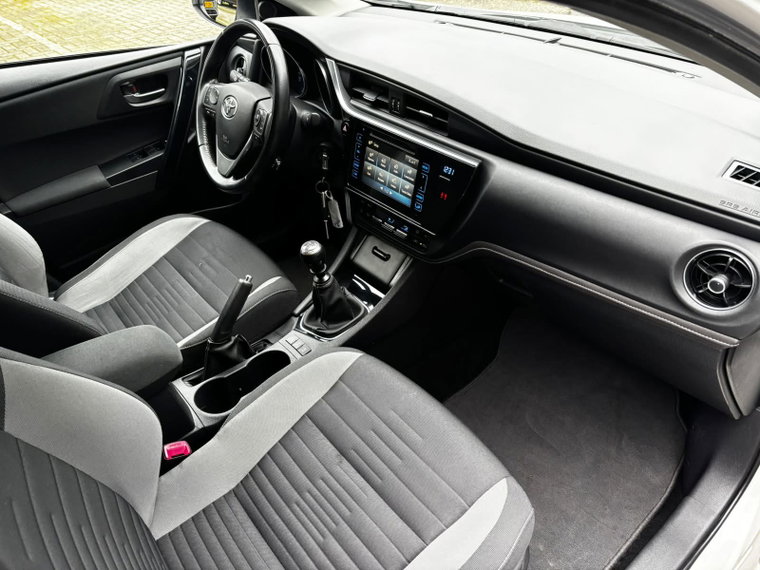 Vehicle Image 19