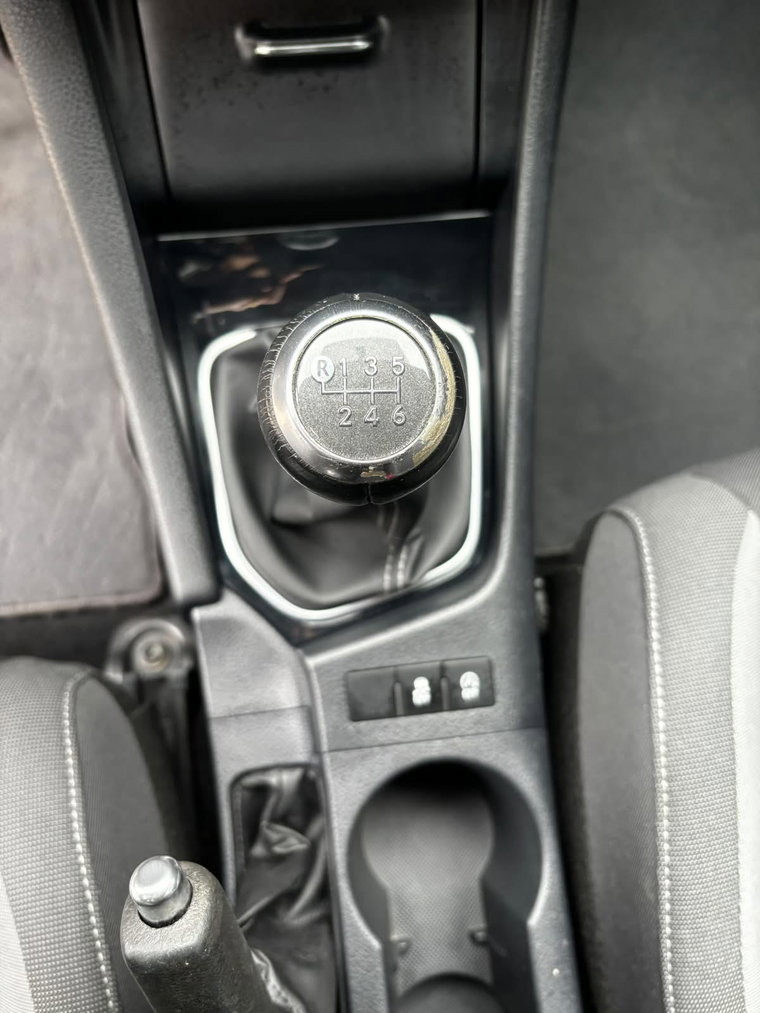 Vehicle Image 21