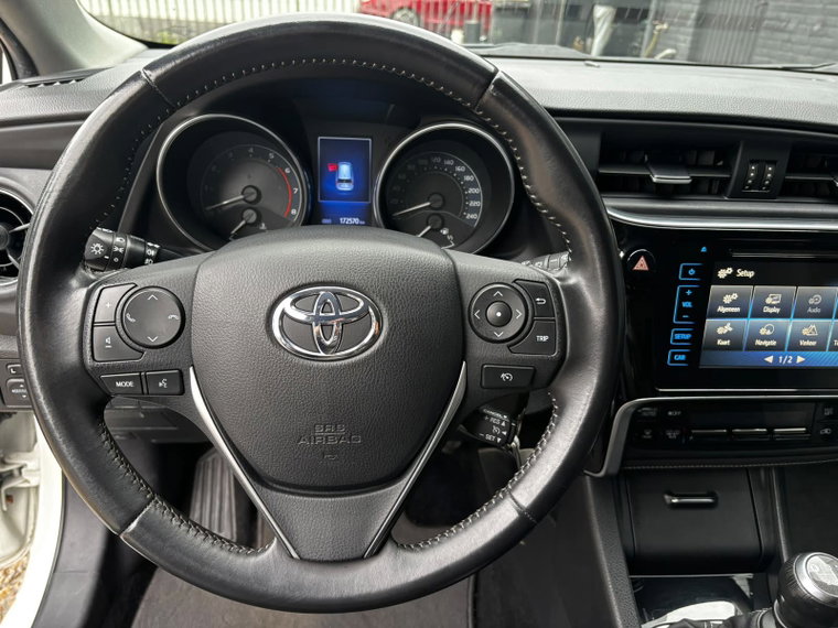 Vehicle Image 30
