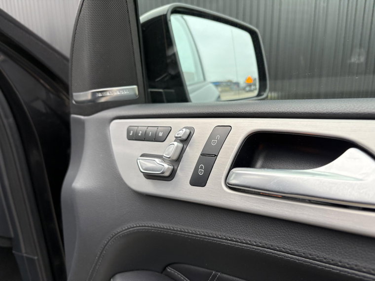 Vehicle Image 32