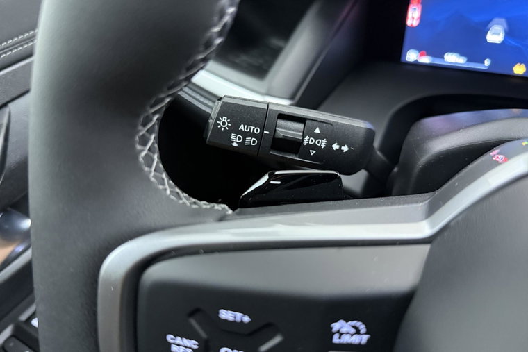 Vehicle Image 23
