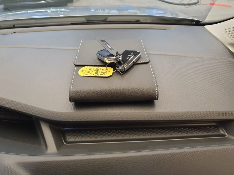 Vehicle Image 28