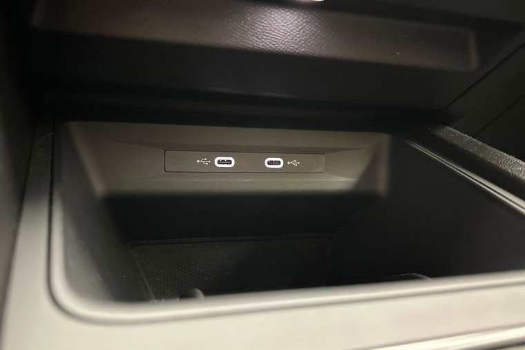 Vehicle Image 36