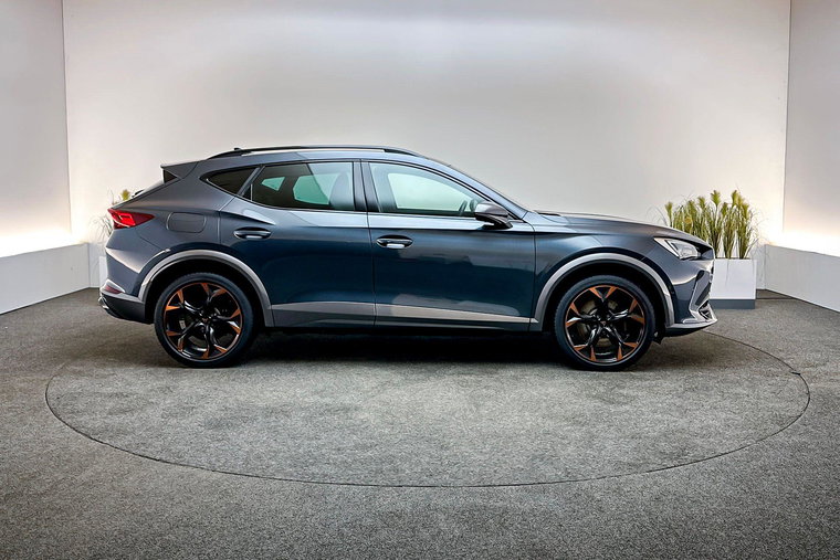 Vehicle Image 8