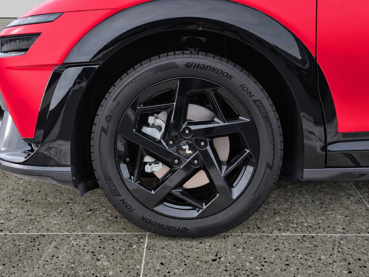 Vehicle Image 9
